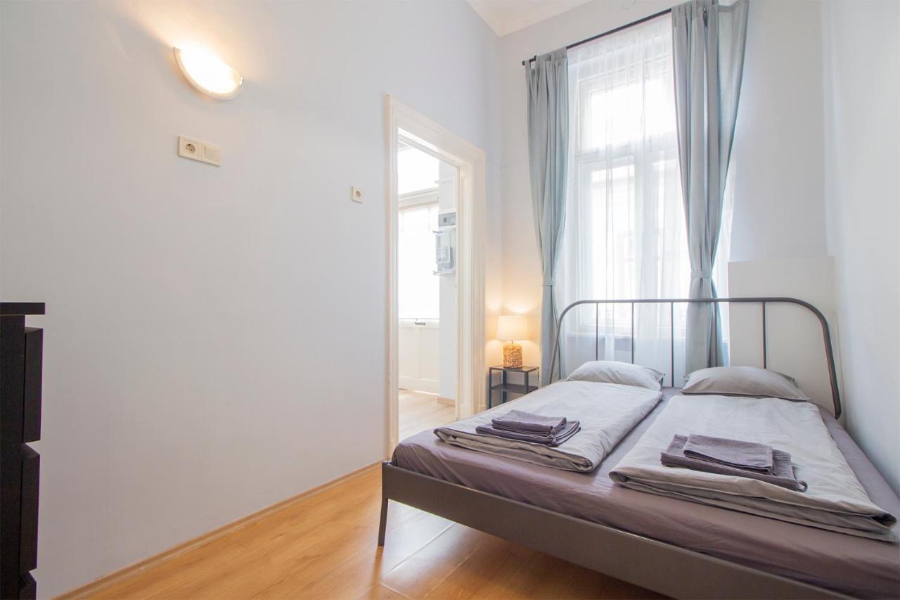 Isabella Suite With Ac Budapest Exterior photo